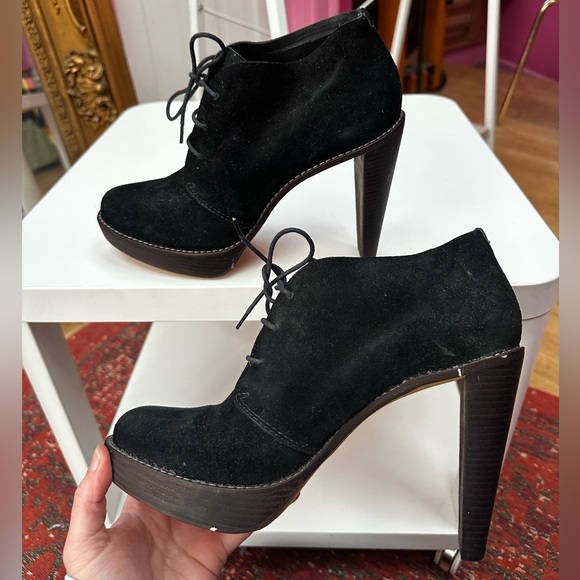 COLE HAAN Suede Lace Up Heeled Bootie 9.5 - Picture 1 of 8